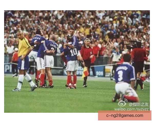 2026世界杯官方商城最新球队主题背包热销掀起抢购热潮